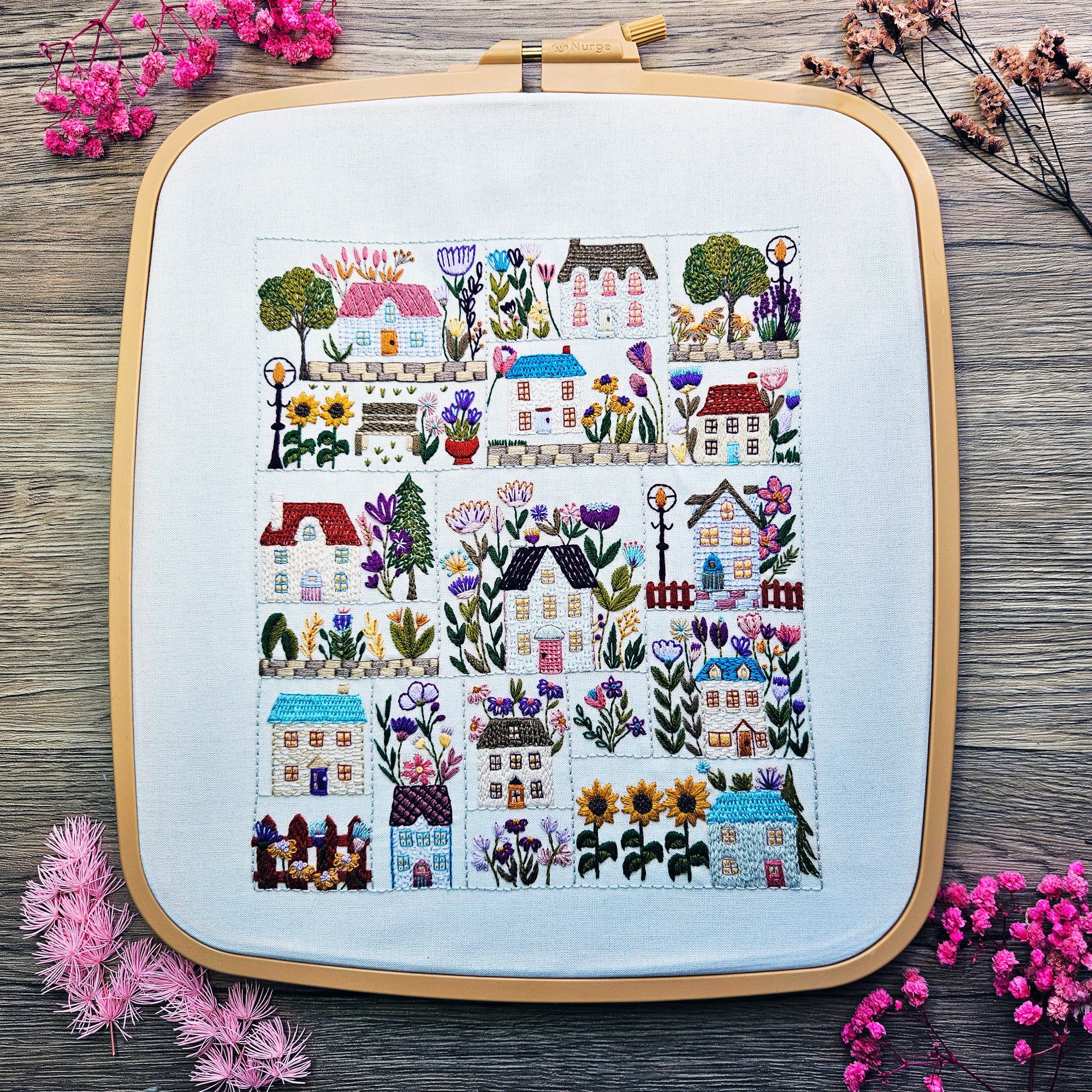 Patrón PDF de Bordado Village in Bloom