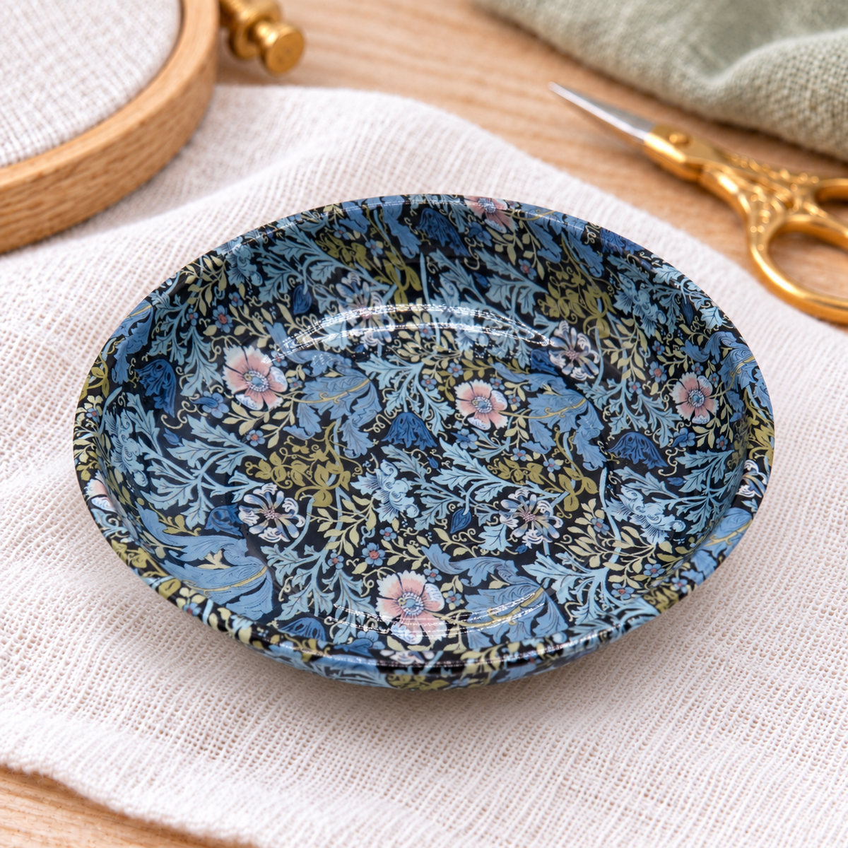 Magnetc Needle Pin Dish, william morris blue style