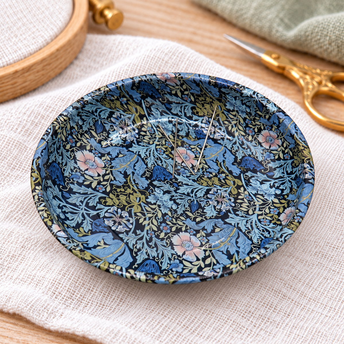 Magnetc Needle Pin Dish, william morris blue style