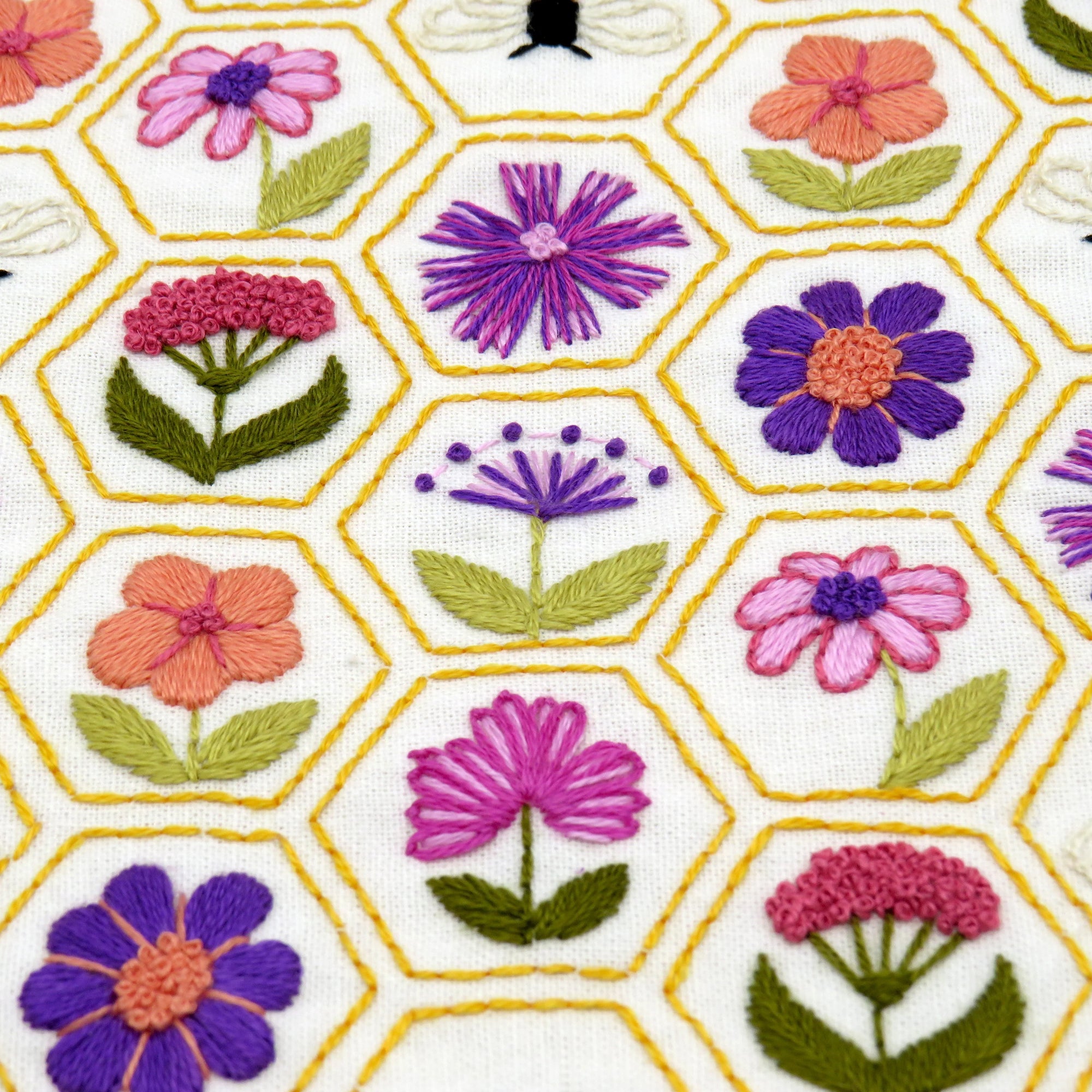 Flower Hive Hand Embroidery Kit

Gorgeous flowers and bees mixed with hexagons and beautiful colours - what could be more delightful - this is really happy stitching...