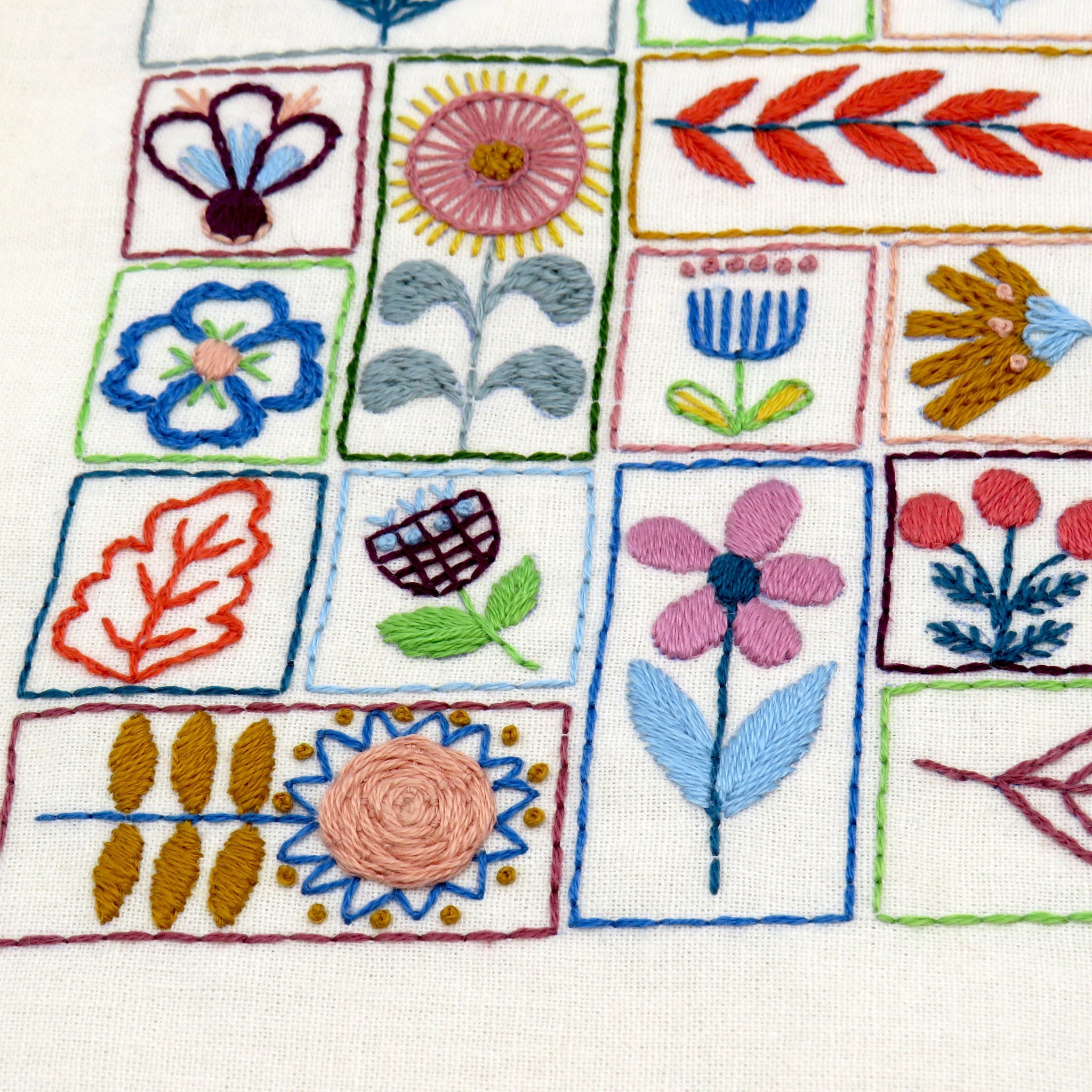 This modern folk flower hand embroidery pattern is an absolute delight to stitch. It incorporates a variety of simple stitches along with lots of colour and inspiration.
