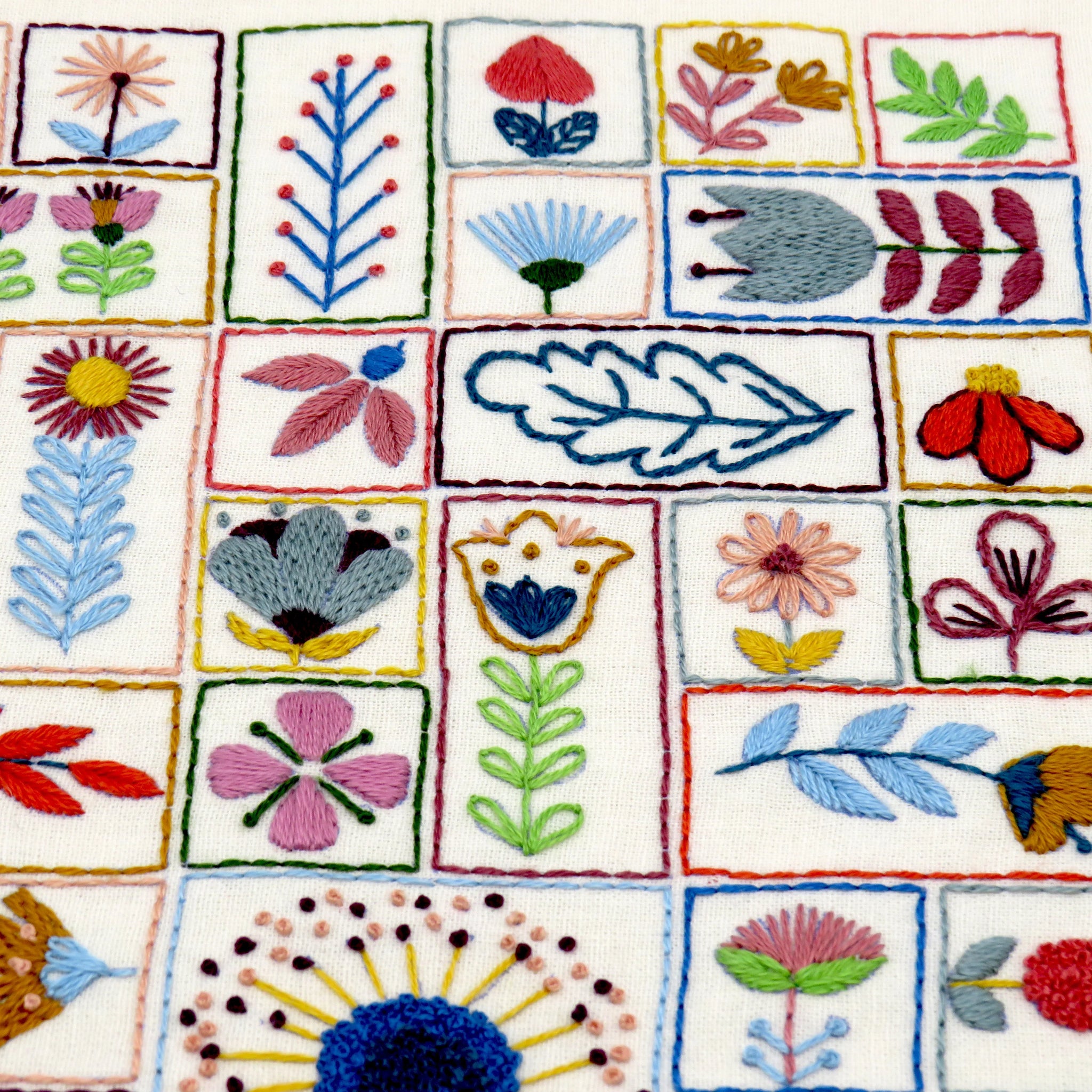 This modern folk flower hand embroidery pattern is an absolute delight to stitch. It incorporates a variety of simple stitches along with lots of colour and inspiration.