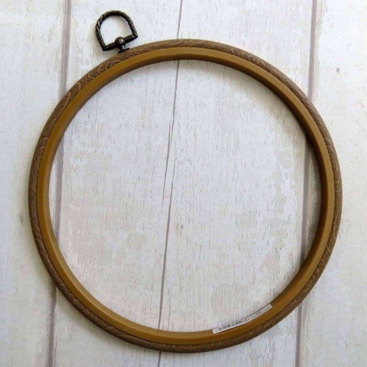 Round Flexi Embroidery Hoops, High Quality wood effect , Embroidery Supplies , StitchDoodles , embroidery hoop kit, embroidery kit for adults, embroidery kit for beginers, flexi embroidery hoop, hand embroidery , StitchDoodles , shop.stitchdoodles.com